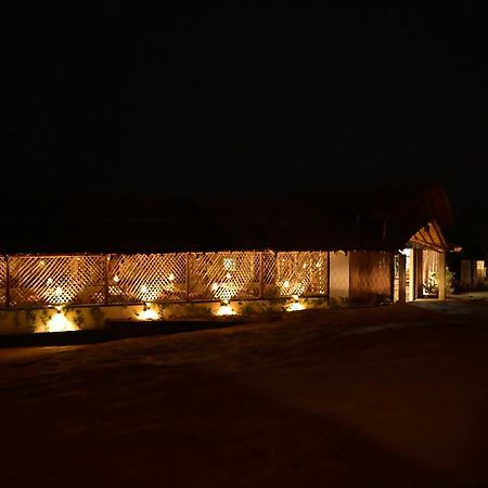 The Hampi Cafe Hotel Eksteriør billede