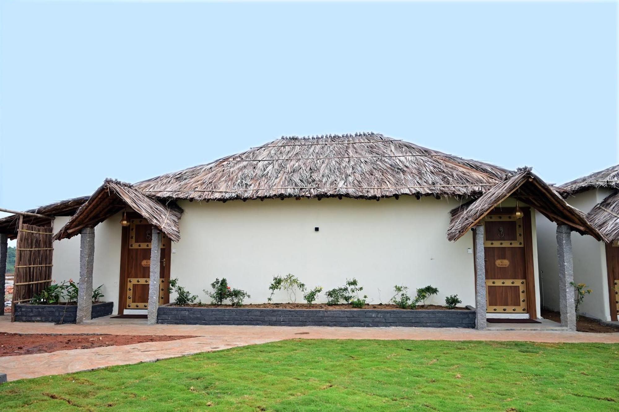 The Hampi Cafe Hotel Eksteriør billede